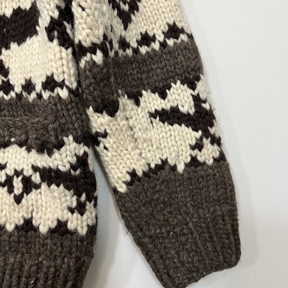 Vintage authentic Tuak Cowichan First Nations hand knit wool eagle coat/sweater - Picture 12 of 14